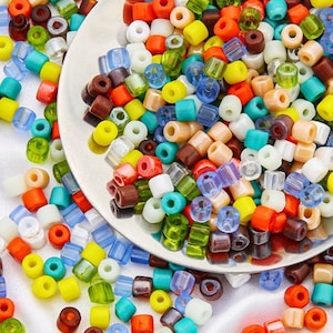 16 Farben 4x5mm Zylinder Saatperlen 150 Stück - 1,5mm Lochgröße - Tube Seed Beads - Opak Transprent Saatperlen Hochwertige Saatperlen