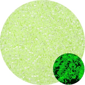 2,5 mm Lime Glow in the Dark Seed Beads Glass - Alta qualità - Perline luminose che cambiano colore - Dimensione foro 1 mm - 700 pezzi