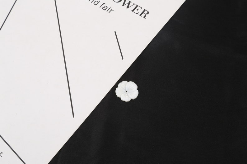 Top Drilled Carved Flower Charms 1pc White Mother of Pearl Shell Flowers 18mm Hole Size 2.8mm