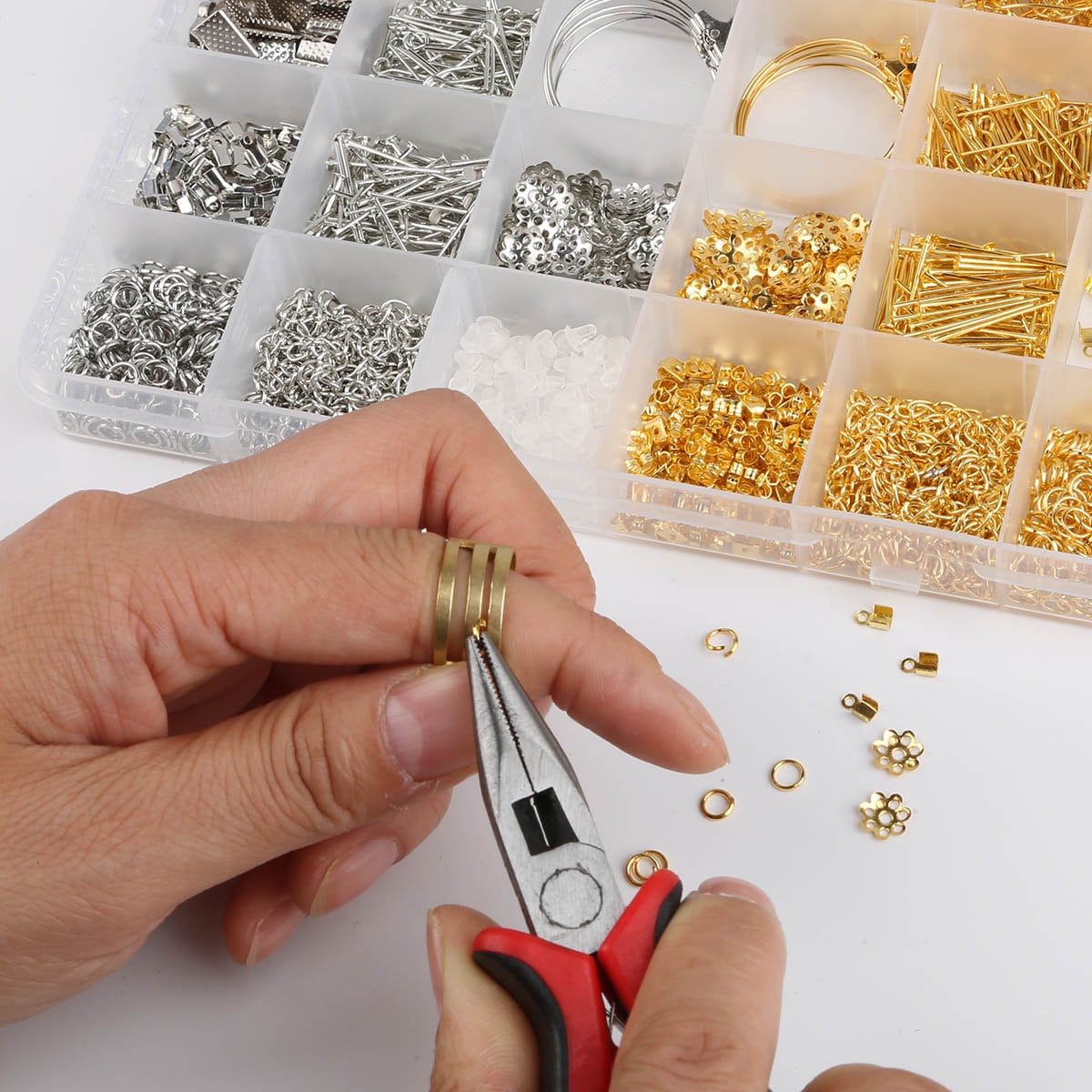 Jewelry Making Kit Jewelry Findings Starter Kit, TSV 905pcs Gold Jewelry Beading Repair Tools Kit for Necklace Making, Including Lobster Clasps