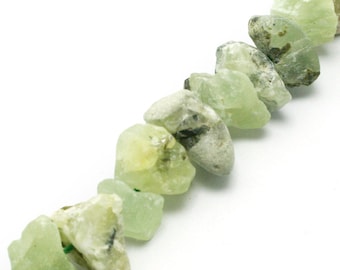 Natuurlijke Raw Prehnite Green 15 ~ 20mm Faceted Nugget, 42 stuks / streng