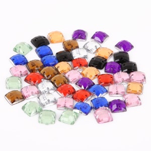 9 colori di 100 pezzi cucire su schiena piatta acrilico acrilico quadrato strass di cristallo - 8mm 10mm - viola rosa verde blu rosso marrone arancio chiaro nero