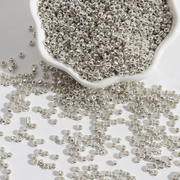 12/0 8/0 6/0 Silver Seed Beads 2mm 3mm 4mm - Silver Rocailles - Silver Metallic Seed Beads - 15 Grams per Order