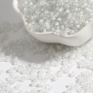 12/0 8/0 6/0 Blanc Couleur Doublé Perles de Graines Claires 2mm 3mm 4mm - Couleur Blanche Transparente à l’intérieur Des Perles de Graines de Verre - Couleur Blanche Doublé Rocailles