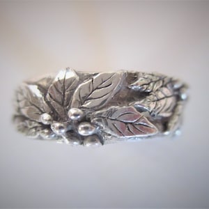 Leaf and Berry Ring Band, Solid, Sterling Silver