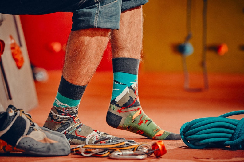 CLIMBING / HIKING mismatched colorful socks colourful image 3