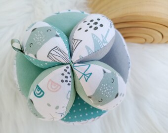 Fox baby toy, Montessori baby ball, sensory toy baby, gender neutral baby gift for baby shower, sage green ball, gripping ball fox print