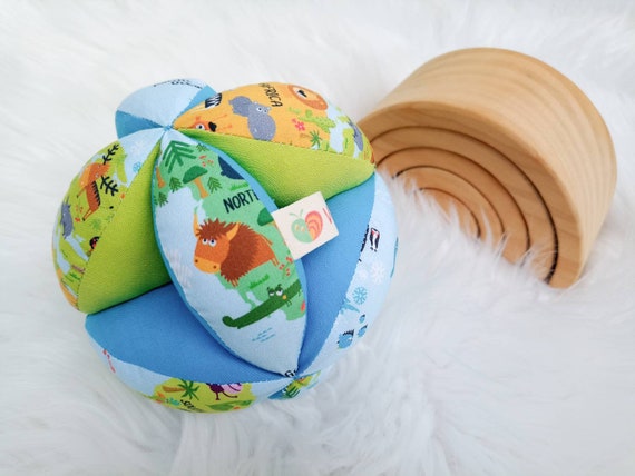 Boule bébé carte du monde, jouet bébé Montessori, boule bleue pour bébé,  jouet en tissu, jouet poussette, boule sensorielle bébé, cadeau neutre pour  nouveau-né -  Canada