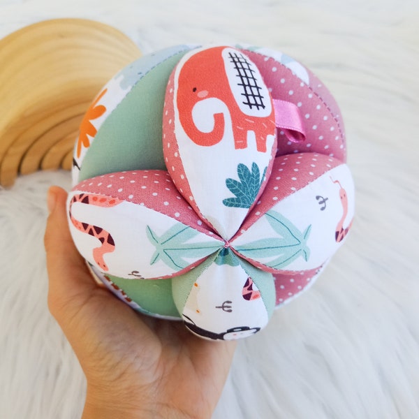 Takane ball, cloth ball, montessori baby toys, sensory baby toy, gender neutral baby gift, newborn gift, gripping ball, baby rattle toy