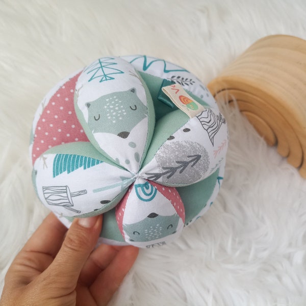 Baby ball fox print, Baby Sensory toy, Montessori puzzle ball,, gripping ball sage green, cloth toy for baby girl, newborn gift, takane ball