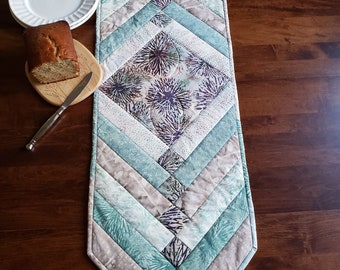 Digital PDF Pattern for "On The Run" Table Runner Including Quilt As You Go Instructions