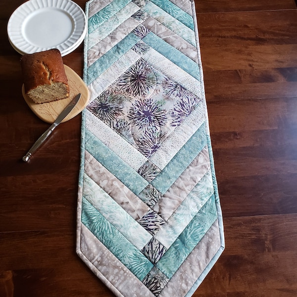 Digital PDF Pattern for "On The Run" Table Runner Including Quilt As You Go Instructions