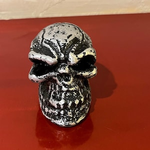Aluminum shift knob skull