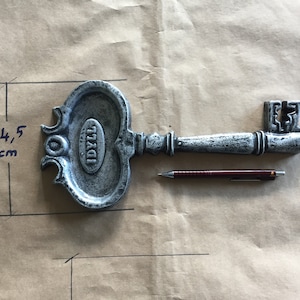 Wall Hanging Wall Art Cast Metal Antique Look Key, Wall Decor