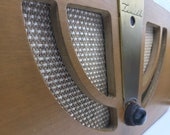 Eames plywood Zenith radio by Evans Products from the 1940s - Model 6D030W