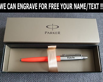 Parker Jotter Standard Orange personnalisé avec stylo à bille chromé, stylos gravés. Excellente idée cadeau pour mariage, anniversaire, cadeaux de Noël.