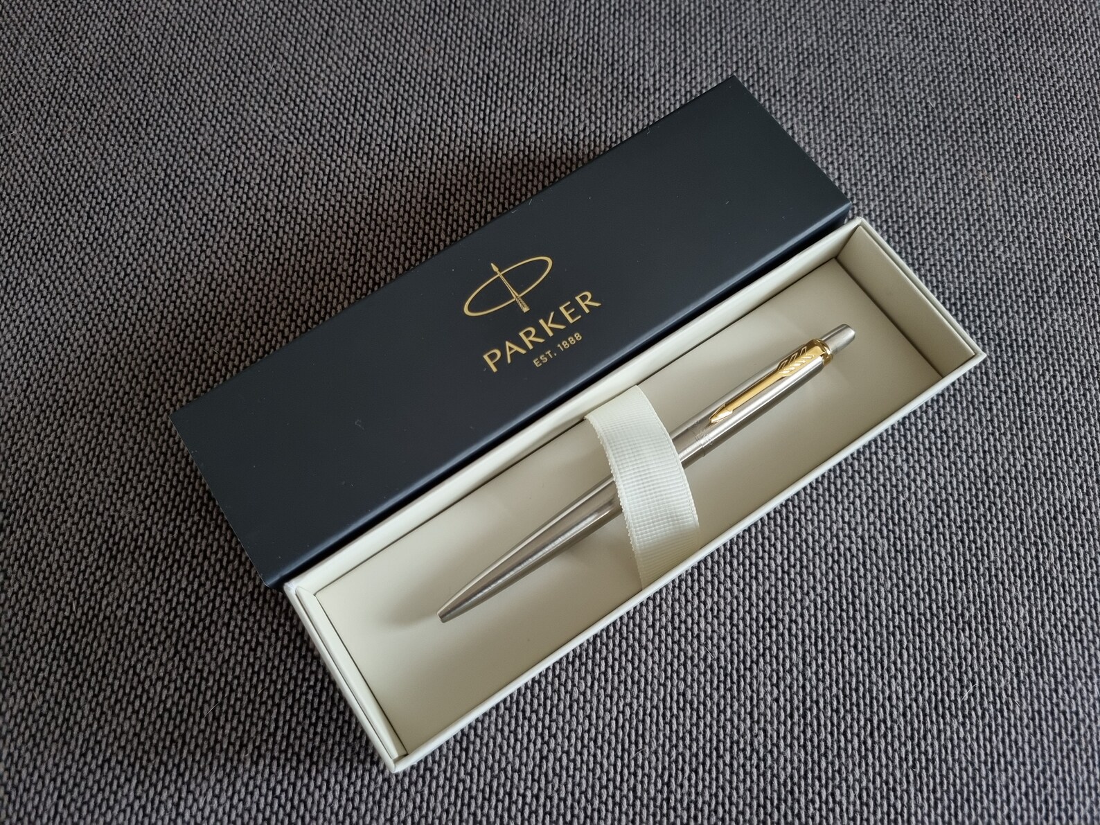 Personalised Engraved Parker Jotter Pen – Gold Steel, Blue Or Black Ink, Gift Box Included
