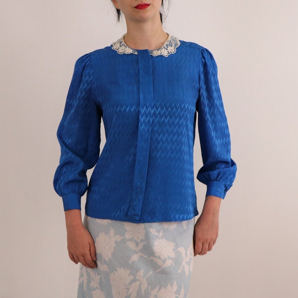 1980s Blouse/ Eighties Blouse/ Blouse with Lace Collar/ Vintage Lace/ Blue Shirt/ Prairie Blouse/ Size Medium