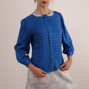 1980s Blouse/ Eighties Blouse/ Blouse with Lace Collar/ Vintage Lace/ Blue Shirt/ Prairie Blouse/ Size Medium image 5