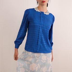 1980s Blouse/ Eighties Blouse/ Blouse with Lace Collar/ Vintage Lace/ Blue Shirt/ Prairie Blouse/ Size Medium image 2