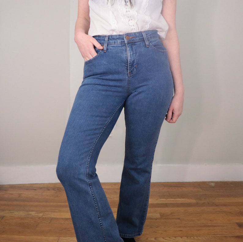 Signature Levi Strauss Denim/ At Waist Bootcut Levis/ Mid-rise Flare Blue Jeans/ 28 Waist image 2