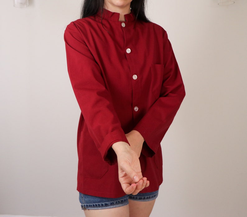 SALE 1980s Ultra Minimalist Linen Shirt/ Men's Vintage Red Cotton Shirt/ Unisex Nehru Collar/ Crisp Shirt with Pockets/ Men's Size Medium image 5