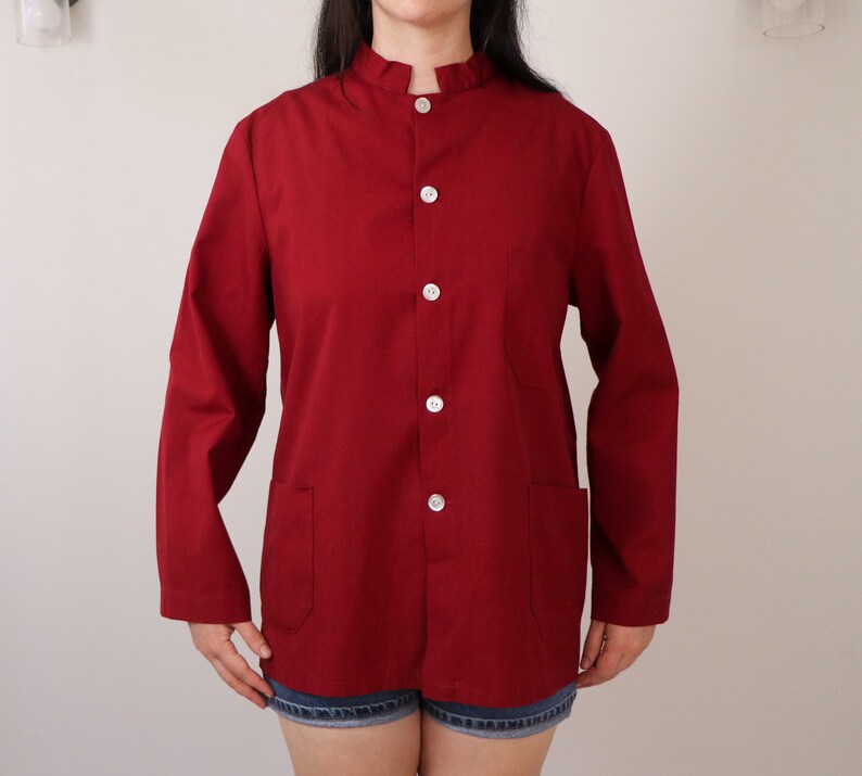 SALE 1980s Ultra Minimalist Linen Shirt/ Men's Vintage Red Cotton Shirt/ Unisex Nehru Collar/ Crisp Shirt with Pockets/ Men's Size Medium image 3