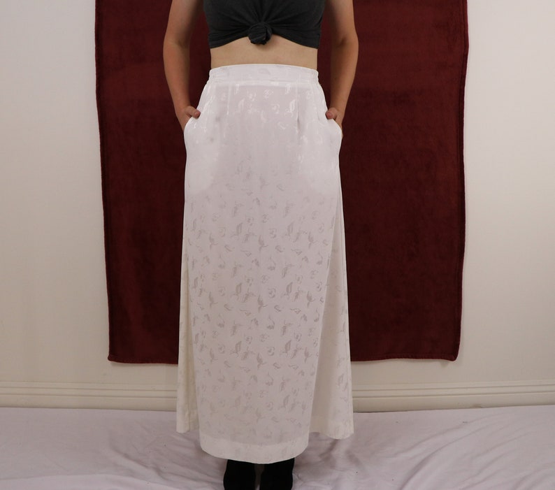 White Skirt Flowey Skirt 1980/'s Eighties Long Skirt Maxi Skirt Nature Print Leaf Print Medium Small