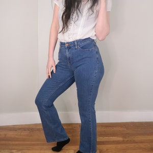 Signature Levi Strauss Denim/ At Waist Bootcut Levis/ Mid-rise Flare Blue Jeans/ 28 Waist image 8