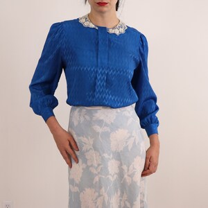 1980s Blouse/ Eighties Blouse/ Blouse with Lace Collar/ Vintage Lace/ Blue Shirt/ Prairie Blouse/ Size Medium image 3