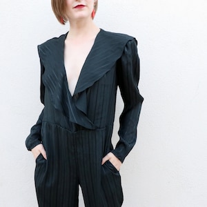 1980er schwarzer Jumpsuit / 1980er Jumpsuit mit Taschen / 1980er Sheer Jumpsuit / 1980er Jumpsuit mit Schulterpolstern / Vintage Jumpsuit / Größe Medium