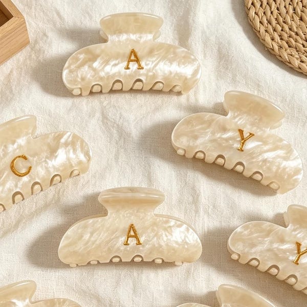 Pince à cheveux personnalisée avec monogramme, cadeau pour demoiselle d'honneur, pince en acétate gravée sur mesure, pince à cheveux dorée avec monogramme, pince à cheveux initiale