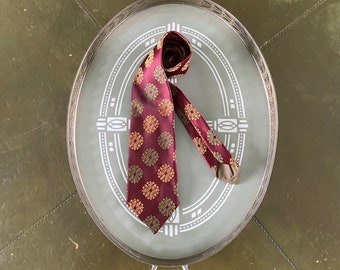 Bordeaux flower mandala pattern 60s 70s tie