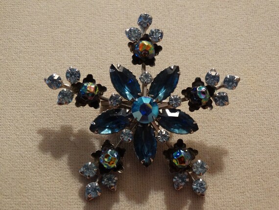Sapphire Blue Star, Rhinestone Brooch, Elegant Hol