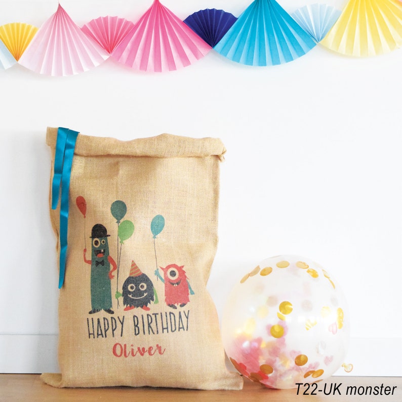 Le Sac Anniversaire personnalisé pour emballer les cadeaux. Un sac à cadeaux en toile de jute avec un prénom réutilisable image 3