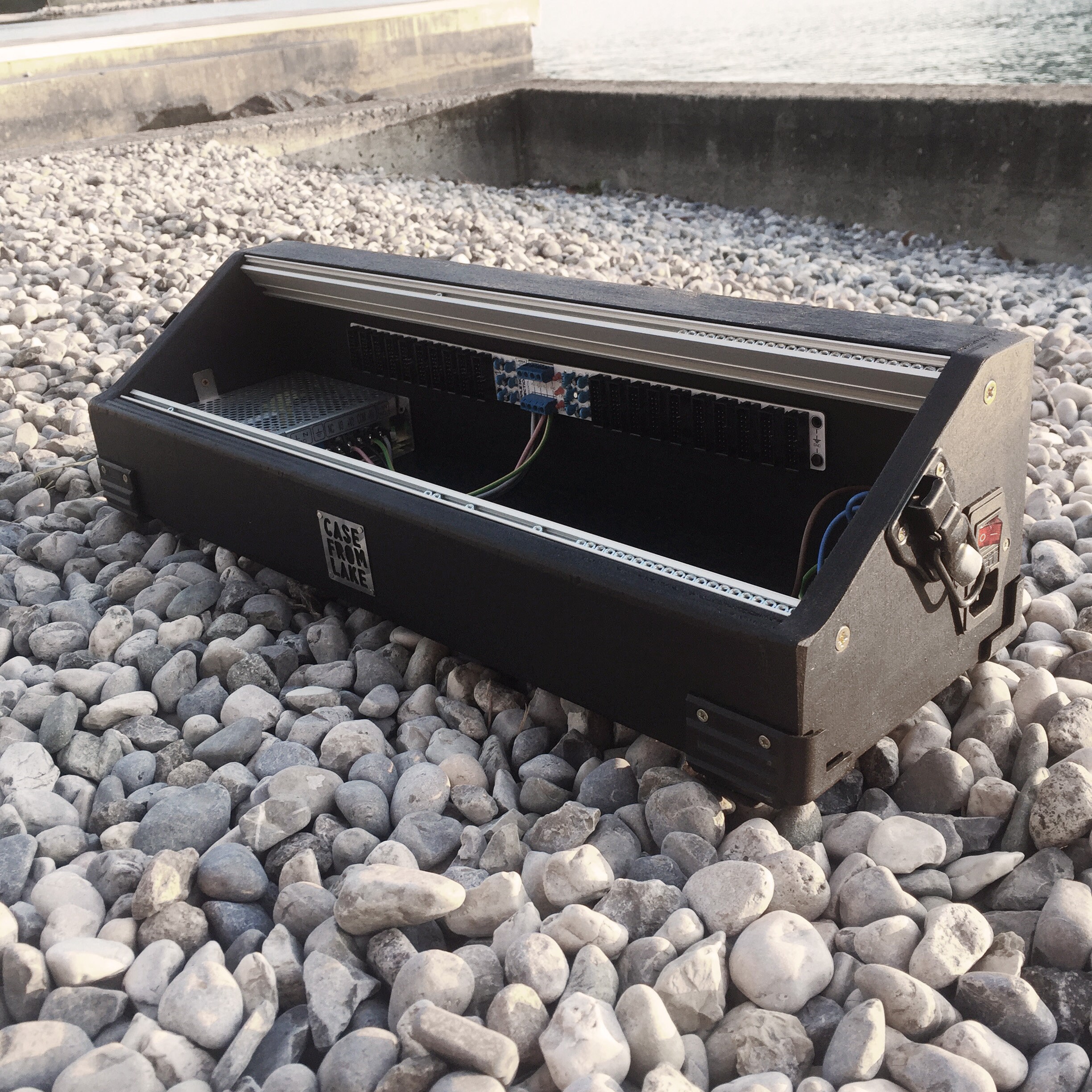 Mono Rocket 104hp × 4 ユーロラック ツアーケース Mono Rocket 104hp × 4 ユーロラック ツアーケース