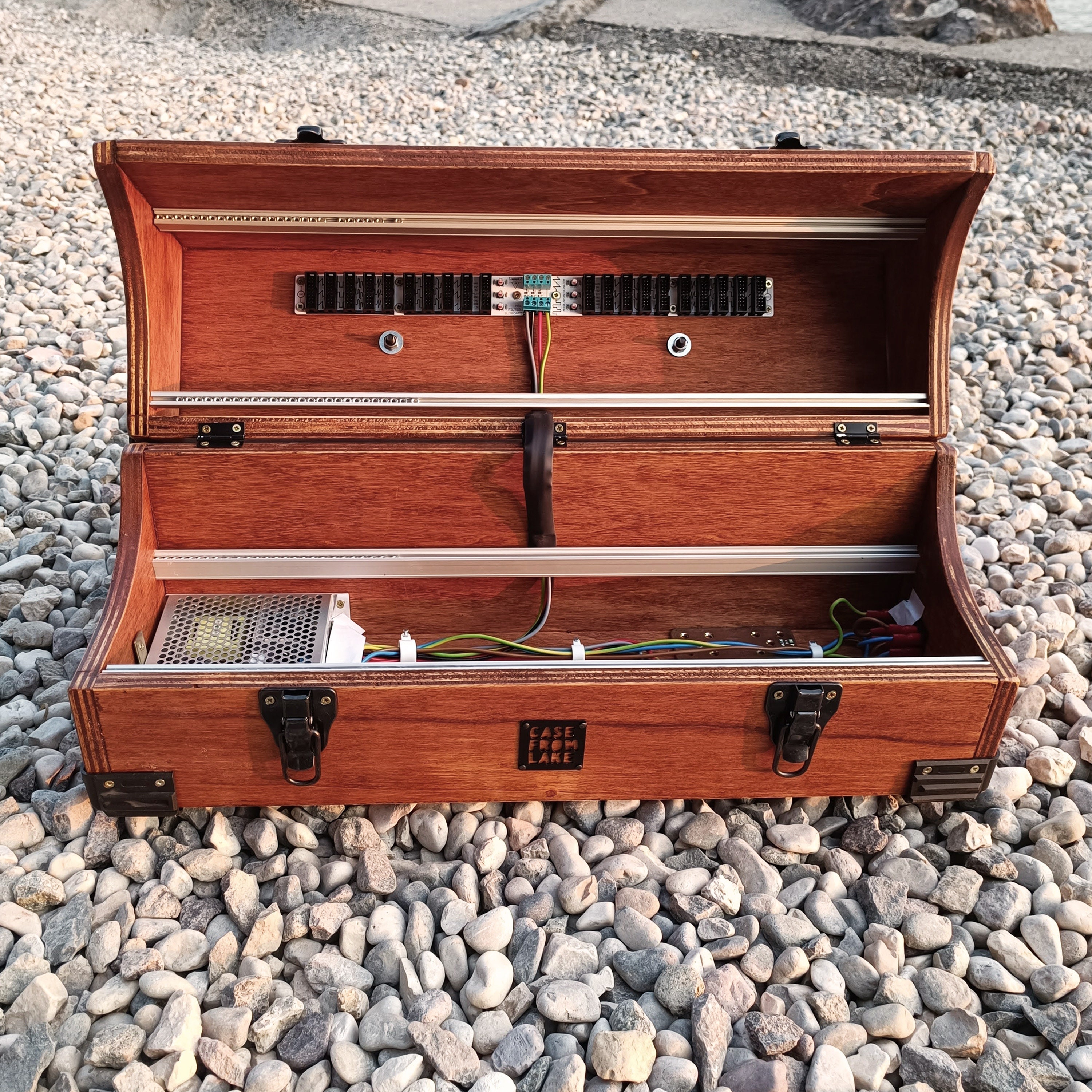 鍵盤楽器 Case From Lake 6U 126HP Modular Case 6U Eurorack Case Powered, 120 or 126 hp, patched resealable