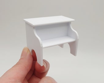 Step stool - Dolls house decor