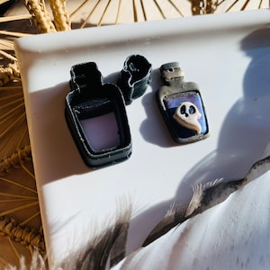 小さなボトルに入ったゴーストの鋭い粘土カッター2個セット