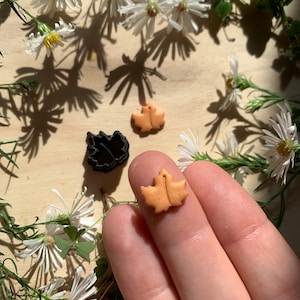 Micro Sized Maple Leaf Sharp Clay Cutter