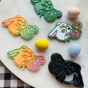 Angry Tentacle Tongue Hissing Cat Head - Embossed Detailed Sharp Clay Cutters