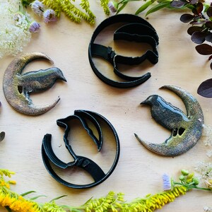 Crow Raven on Crescent Moon -  Sharp Embossed Earring Clay Cutter