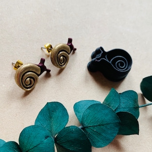 Small Snail Stud Earring Size - Embossed Sharp Clay Cutter