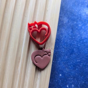 Cat Curled Into a Heart Sharp Clay Cutter