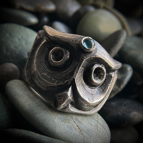 Jen’s Eulenring, Sterlingsilber mit Blautopas Gr. 57
