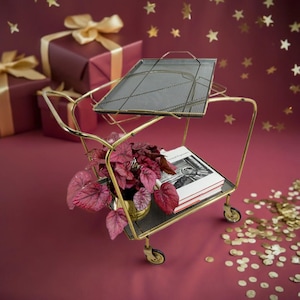 1950年代のエレガントなミッドセンチュリー BRASS BAR CART ティートローリー ブラックゴールド、取り外し可能な上部トレイ