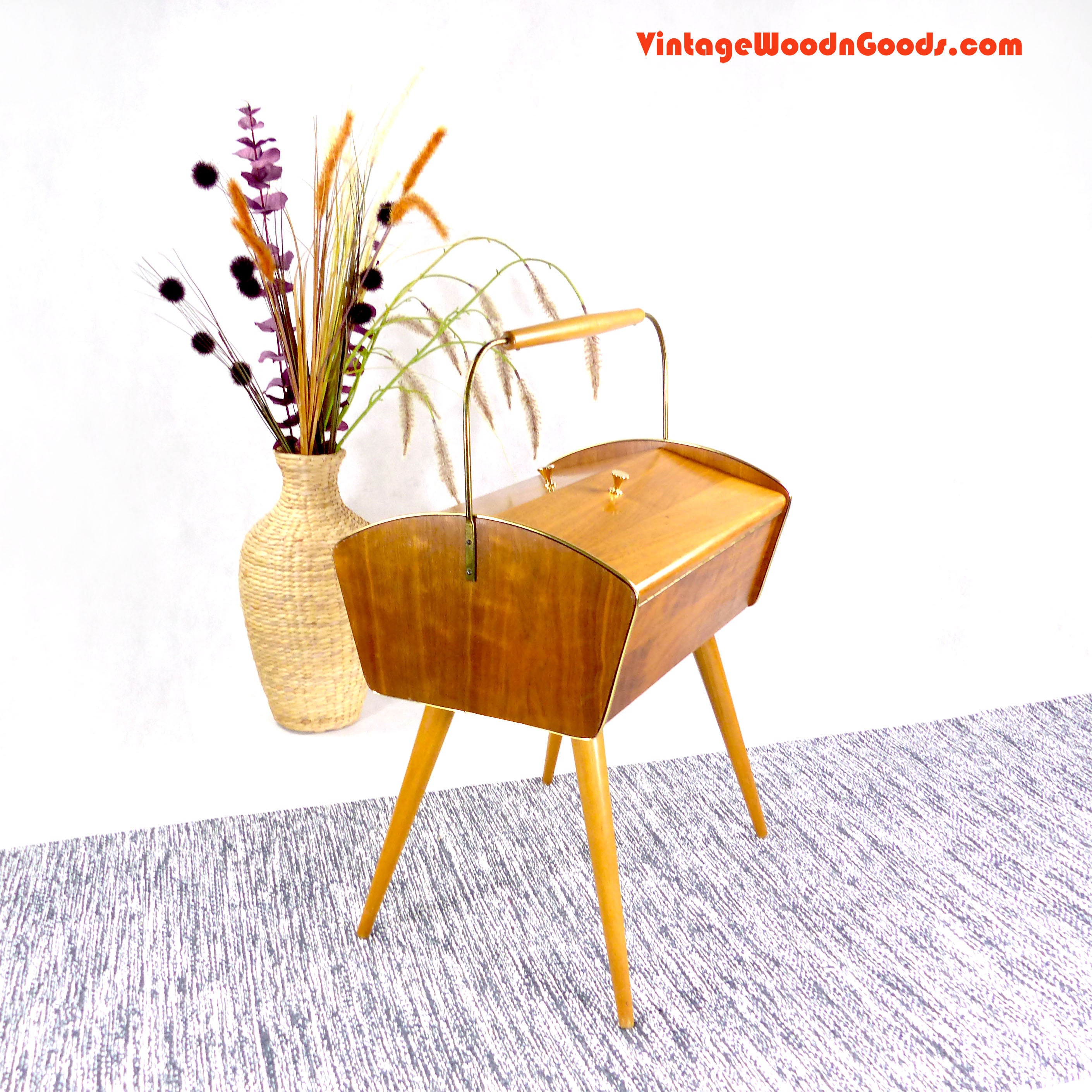 Caja de coser de madera de la década de 1960 con mango en | Etsy