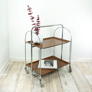 Iconic 1970s FOLDABLE SERVING TROLLEY Dinette, brown faux-wood Formica midcentury modern Folding trays, mcm vintage Bar Cart shelfs