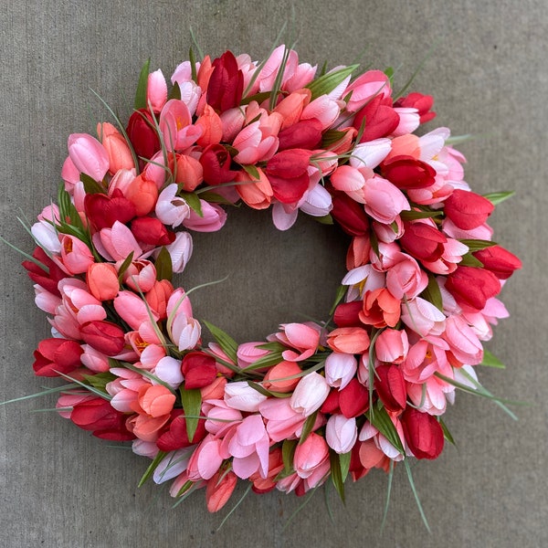 Tulip Wreath, Red and Coral Tulip Wreath, Mothers Day Wreath, Spring Flower Wreath, Spring Tulip Wreath, Tulip Wreath for Front Door, Tulips
