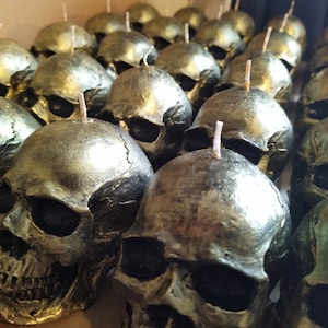 Skull Candle - 100% vegetable wax. Golden skull. Birthday gift.